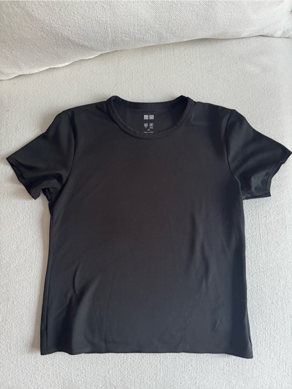Uniqlo airism baby tee